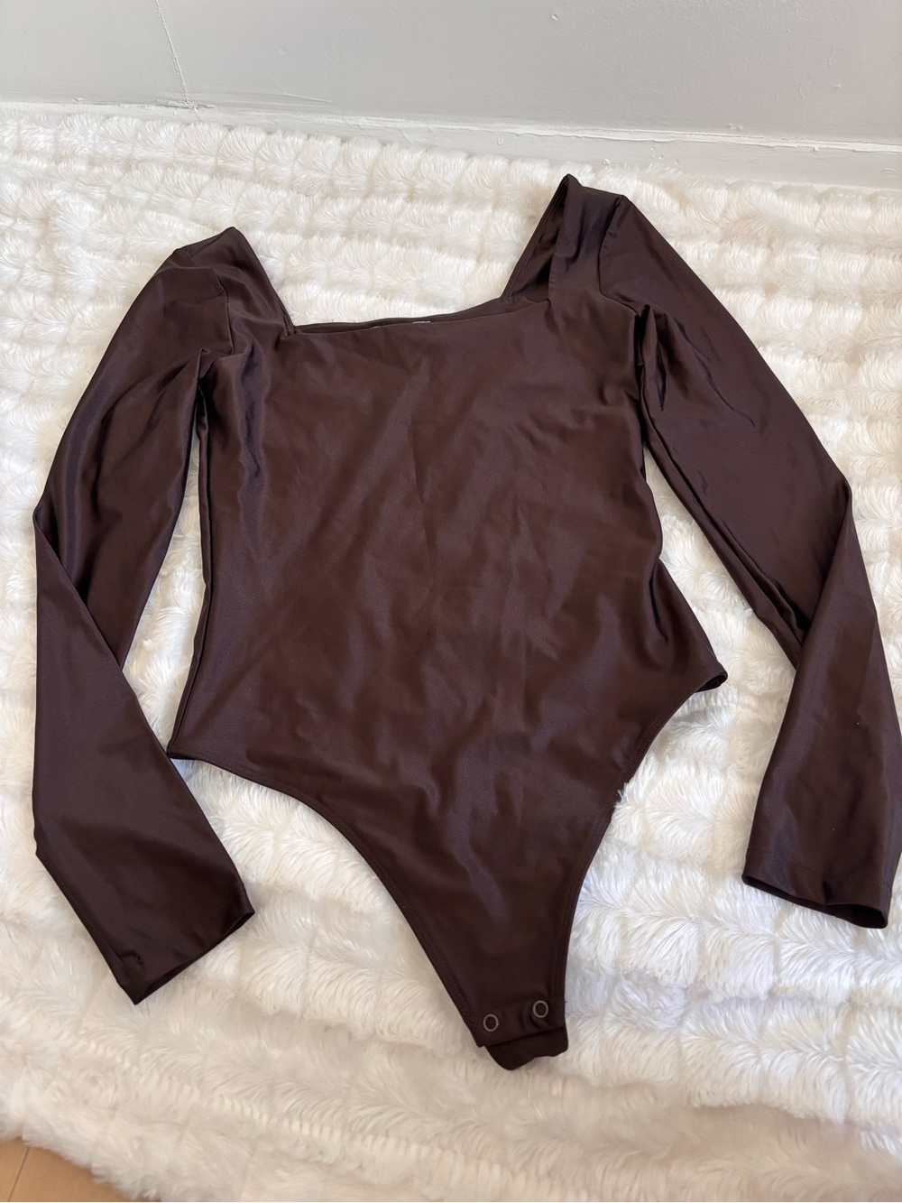 Aritzia Babaton Contour Bodysuit Long Sleeve Brown Neck Size S